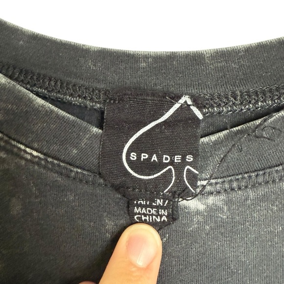 Spades Gray Acid Wash 3/4 Sleeve T-Shirt Modest V Neck Women’s Size Medium - Picture 5 of 5